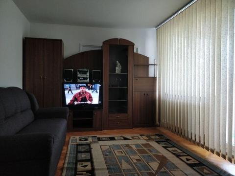 Dau in chirie apartament cu 3 camere