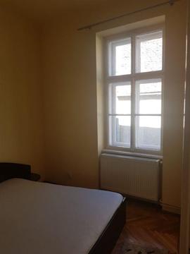 Închiriez apartament