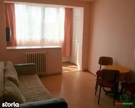 Apartament 3 camere decomandat zona Ciresica
