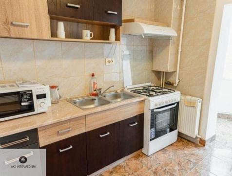 Inchiriez apartament 3 camere, zona Intim, ID: 3759i