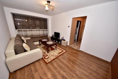 Inchiriez apartament 2 camere, parter, regim hotelier, zona faleza