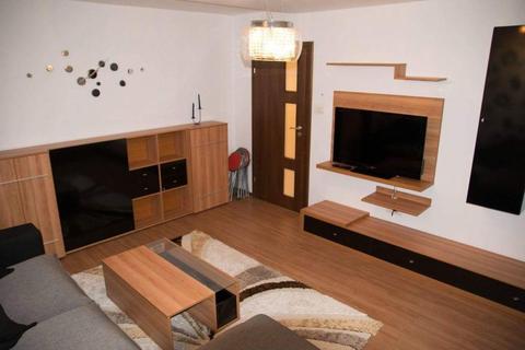 Proprietar inchiriez apartament 3 camere