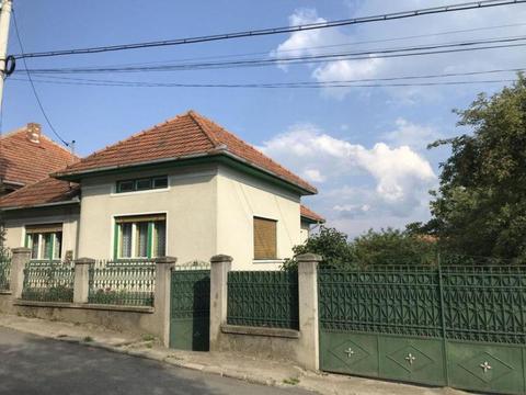 Casa 4 camere in Ghelari, st-1500 mp