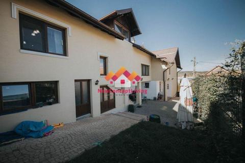 Casa individuala in Cisnadie, proprietate frumoasa, 350 mp utili
