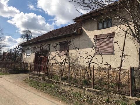 Casa la tara , comuna Rosia