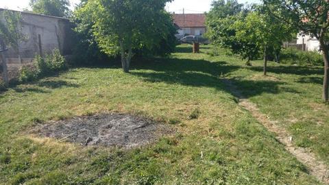 Teren cu casa de weekend de vanzare in