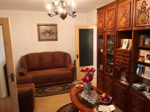 Vand apartament 2 camere Mosilor