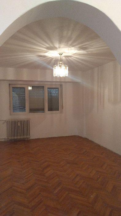 Vand apartament 4 camere la parter in Calea Aradului