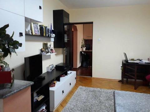 Apartament 2 camere, decomandat, strada Nicolae Titulescu
