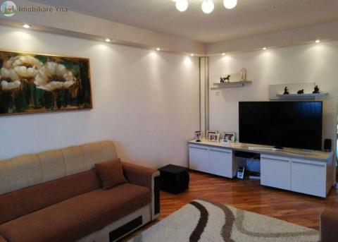 Apartament 3 camere decomandate, Zona Carpati II