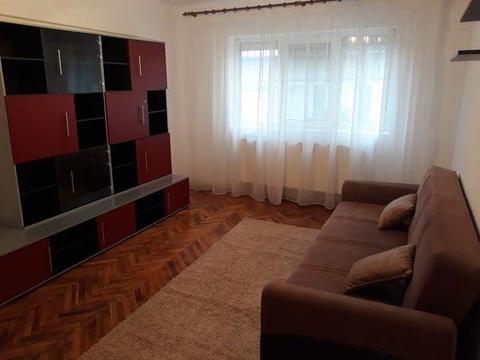 Inchiriez apartament 3 camere centru