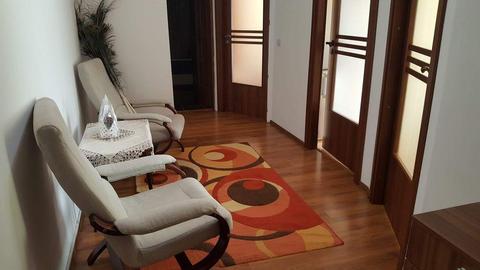 Inchiriez apartament