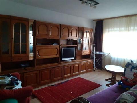 Obcini-Apartament 2 camere,et.2,centrala,300E