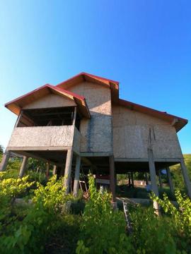Vând casa parțial construita