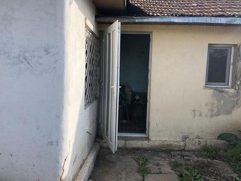 Vand casa cu teren 300 mp in Viile Noi