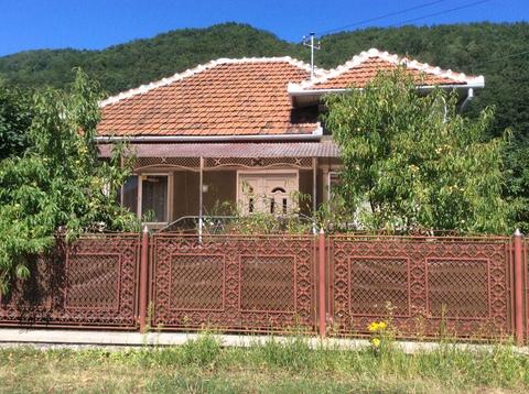 Casa de vanzare la Crişcior cu teren de 1200mp