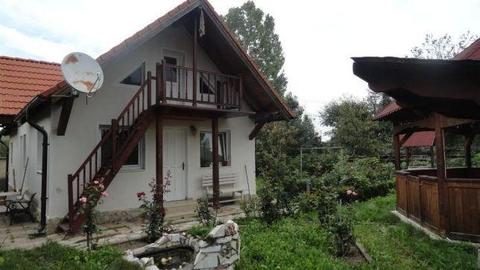 Casa cu livada si teren in apropiere de Brasov (25 km)