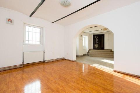 Spatiu comercial sau pentru birouri, Central, 135 mp utili