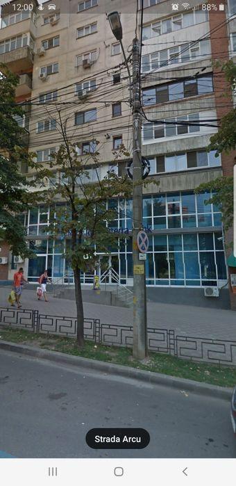 Vanzare spatiu comercial mezanin, parter si demisol