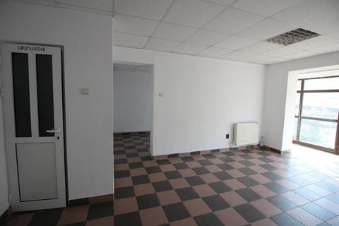 Spatiu comercial sau de birouri de inchiriat, zona Podu Ros