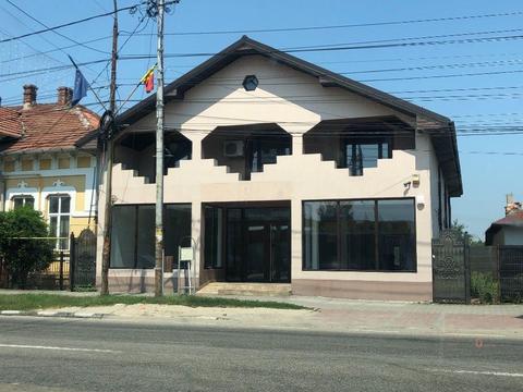 Închiriez birouri/spații comerciale