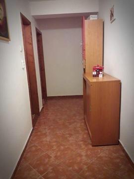 Vànd apartament 2 camere, zona Vlaicu (Poetului)