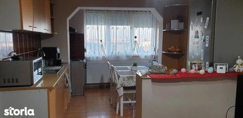 Apartament 3 camere de vânzare – Zona Micalaca Miorita