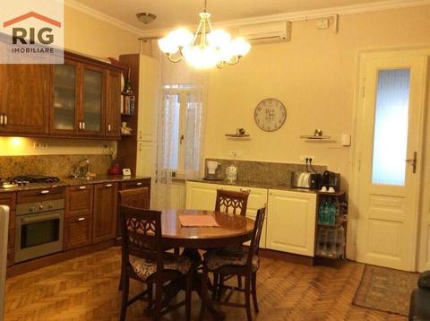 Apartament cu 3 camere de vanzare in zona Centrala / Teatru