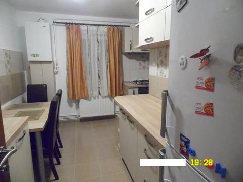 Vand apartament 3 camere