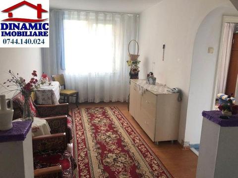 Apartament 3 camere, Str. Mihai Viteazu, 34.000 EURO