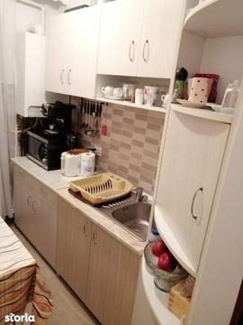 SE VINDE URGENT apartament etaj 1, zona buna, mobilat, utilat