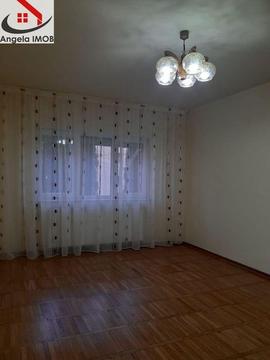 Apartament 3 camere cu garaj sub b loc in Dumbrava Nord