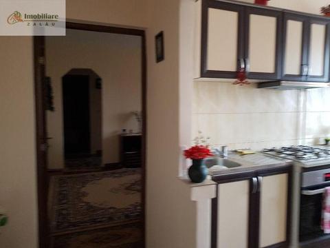 Apartament cu 3 camere zona Spital Judetean 39500eur neg