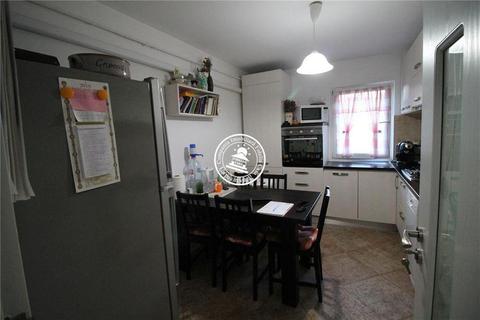 Apartament 4 camere de vanzare Dacia