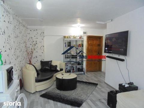 ETAJ 2! Vanzare apartament cu 2 camere in -micro 3