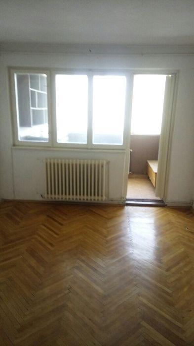 Vand apartament 3 camre in Dambu Pietros