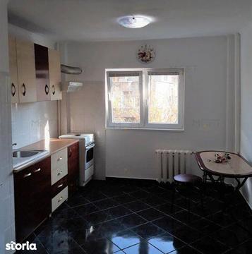 Apartament doua camere Renovat -- Metrou 1 Minut Stefan Cel Mare