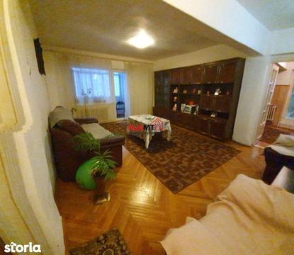 Apartament 3 camere, Zona Centru