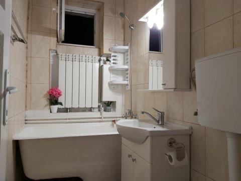 Inchiriez apartament 2 camere zona Podgoria