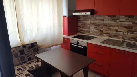 Ofer spre inchiriere apartament cu 3 camere