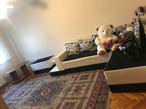 Închiriez apartament