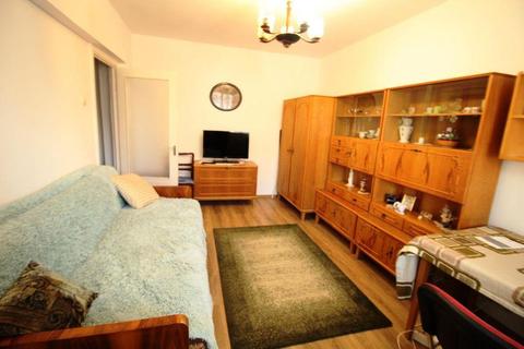 INCHIRIEZ apartament 2 camere decomandat , zona Valea Aurie