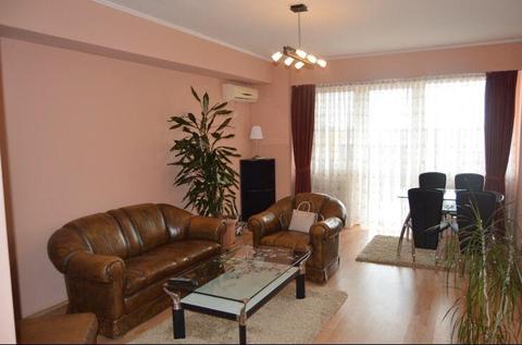 Inchiriez apartament