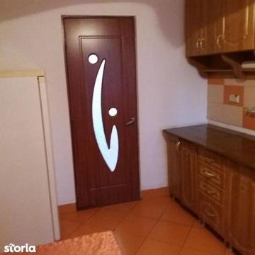 Inchiriem apartament 3 camere - parter inalt zona Ispirescu