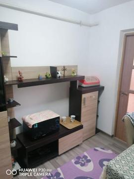 Inchiriez apartament cu 2 camere in