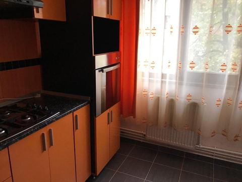 Închiriez apartament 3 camere