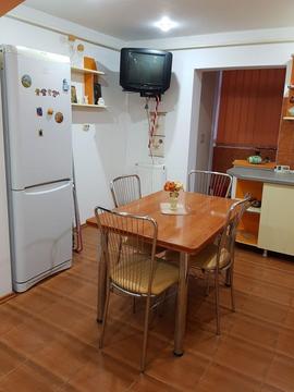 Închiriez apartament cu trei camere complet utilat si mobilat