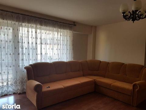 FM1175 Zona Girocului, Apartament 3 camere, Decomandat