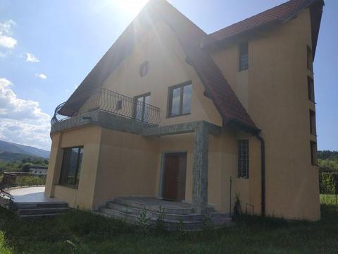 Superbă casa noua in Cisnădioara