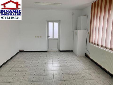 Spaţiu comercial pt. birouri, Dărmăneşti, 500 euro/lună